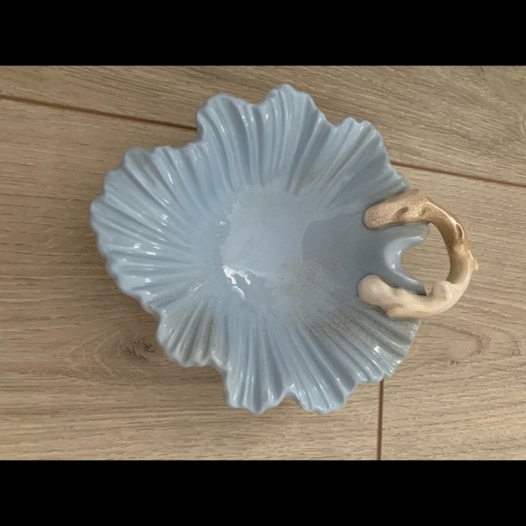Lite Blue Candy/Trinket Dish w/ brownish Bone Handles. Leaf Shape. Ruffled Rim - Picture 1 of 6
